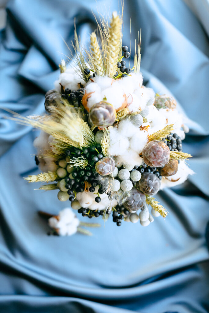 Dried wedding bouquet Top 5 Flower Bouquet Trends for 2025